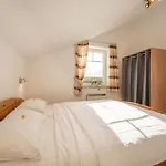 6 Personen Familienferienhaus Mit Sauna, Whirlpool Zwei Toiletten Und Kaminofen In Casa vacanze *