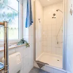 6 Personen Familienferienhaus Mit Sauna, Whirlpool Zwei Toiletten Und Kaminofen In Casa vacanze Otterndorf