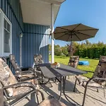 Casa vacanze 6 Personen Familienferienhaus Mit Sauna, Whirlpool Zwei Toiletten Und Kaminofen In *
