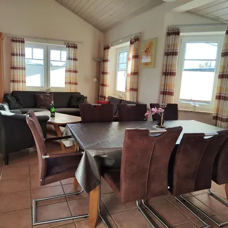 Feriehus 6 Personen Familienferienhaus Mit Sauna, Whirlpool Zwei Toiletten Und Kaminofen In