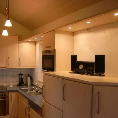 6 Personen Familienferienhaus Mit Sauna, Whirlpool Zwei Toiletten Und Kaminofen In Feriehus Otterndorf