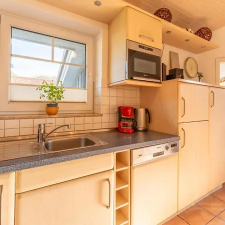 بيت للعطل 6 Personen Familienferienhaus Mit Sauna, Whirlpool Zwei Toiletten Und Kaminofen In