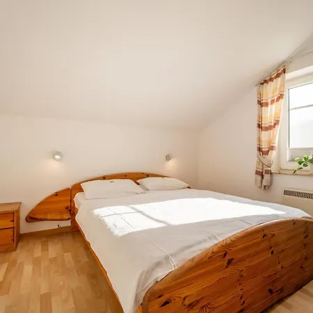 بيت للعطل 6 Personen Familienferienhaus Mit Sauna, Whirlpool Zwei Toiletten Und Kaminofen In أوترندورف