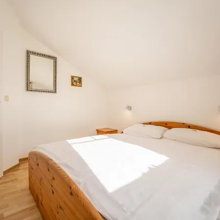 6 Personen Familienferienhaus Mit Sauna, Whirlpool Zwei Toiletten Und Kaminofen In * أوترندورف