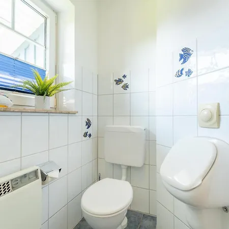 Holiday home 6 Personen Familienferienhaus Mit Sauna, Whirlpool Zwei Toiletten Und Kaminofen In