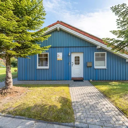 6 Personen Familienferienhaus Mit Sauna, Whirlpool Zwei Toiletten Und Kaminofen In Holiday home Otterndorf