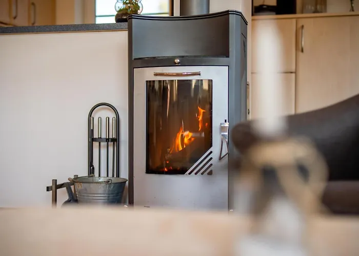 Дом отдыха 6 Personen Familienferienhaus Mit Sauna, Whirlpool Zwei Toiletten Und Kaminofen In *