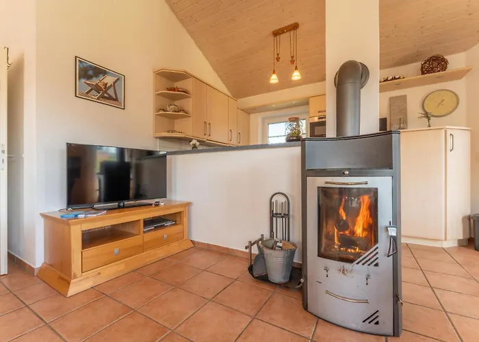 Дом отдыха 6 Personen Familienferienhaus Mit Sauna, Whirlpool Zwei Toiletten Und Kaminofen In
