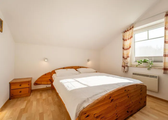 Дом отдыха 6 Personen Familienferienhaus Mit Sauna, Whirlpool Zwei Toiletten Und Kaminofen In Оттерндорф