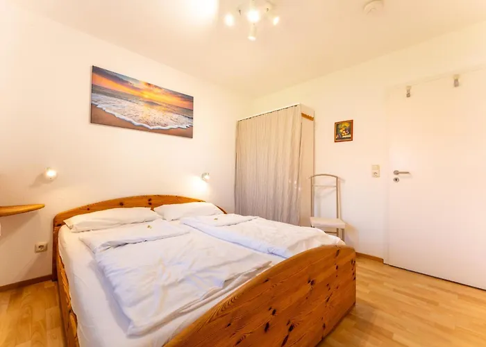 6 Personen Familienferienhaus Mit Sauna, Whirlpool Zwei Toiletten Und Kaminofen In Дом отдыха Оттерндорф