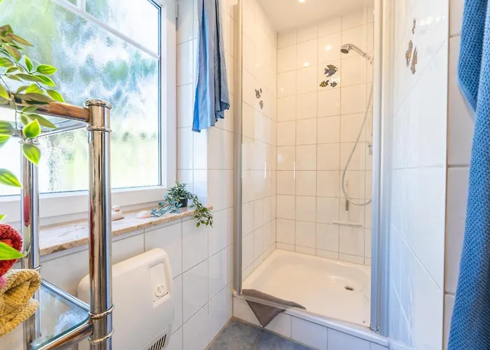 6 Personen Familienferienhaus Mit Sauna, Whirlpool Zwei Toiletten Und Kaminofen In Дом отдыха Оттерндорф