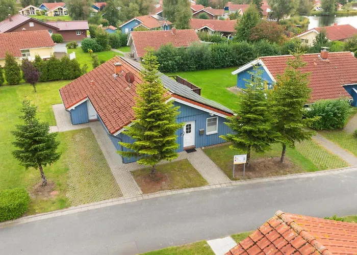 Дом отдыха 6 Personen Familienferienhaus Mit Sauna, Whirlpool Zwei Toiletten Und Kaminofen In